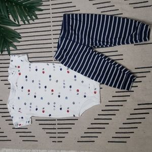 👶🏾Gently worn boys "Carter's" 2 piece set size 18m top and 12 bottom